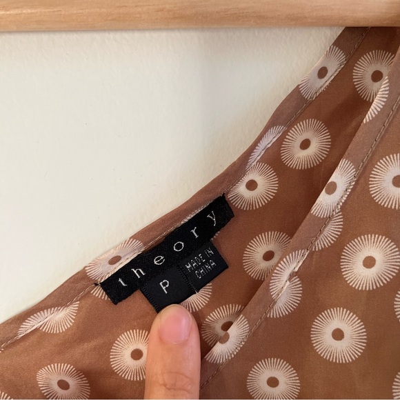 theory silk tank - Picture 4 of 5